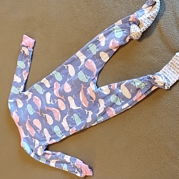 Carter's Footie Pajamas Happy Whales Purple Pink Green White Size 18 Months - Picture 5 of 7